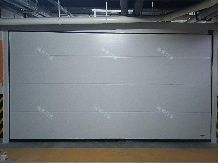 翻板车库门
